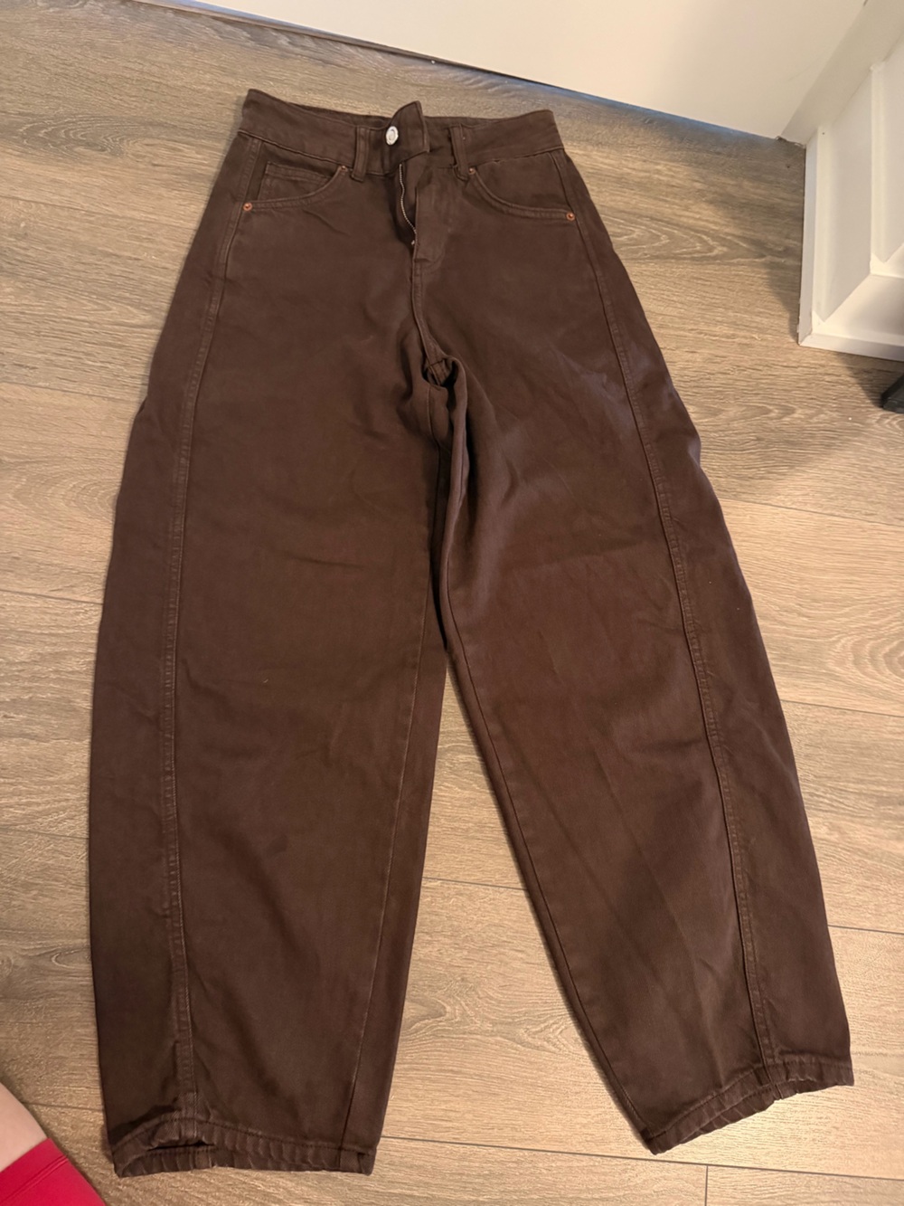 Zara Women's Dark Brown Barrel Jeans